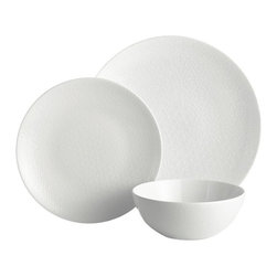 Nomad White Place Setting (3-Piece) - Dinner Plates