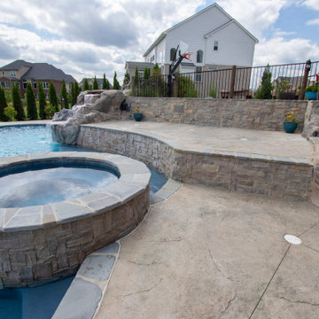 Innovation and Complexity in a Vinyl Liner Pool with Extreme Elevations