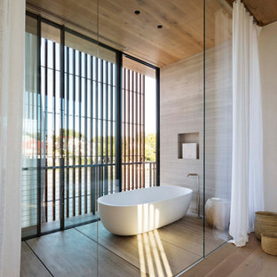 Badezimmer mit Nische und Holzdecke Ideen, Design & Bilder - Oktober