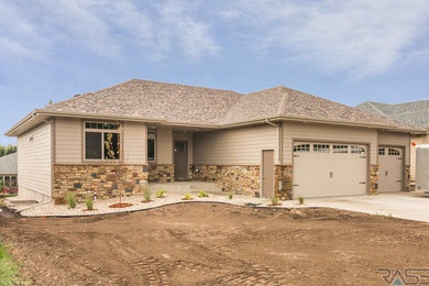 2231 E. Stone Pointe Cir
