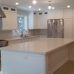 Executive Shaker | White, Horizontal & Vertical Grains, Textured Cabinet Doors - Kitchen Cabinetry