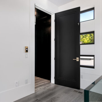 Modern Summer Paradise - Kelowna, BC