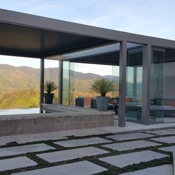 CAMARGUE - Louvered Structure with Integrated Shades