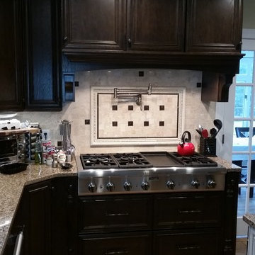 Omega Morocco Two Tone Cabinets & Silestone Sienna Ridge Quartz Countertops