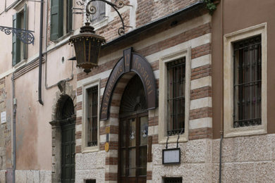 Immagine della facciata di una casa contemporanea