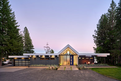1950s exterior home idea in Other