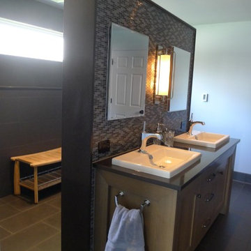 Floating wall, Master Bathroom