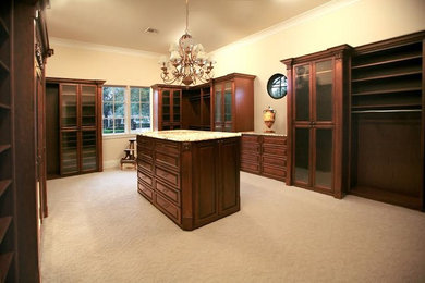 Photo of a transitional storage and wardrobe in Orlando.