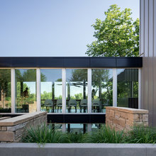 want a dining room - like the bridge between areas of house