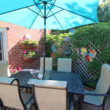 Pleasant View Outdoor Deck Decor