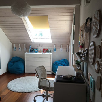 Young teen girl bedroom
