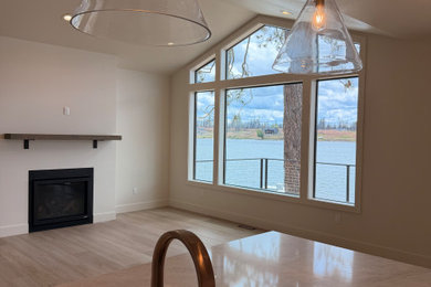 Example of a minimalist living room design in Seattle