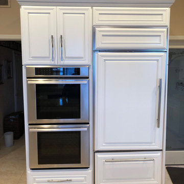 Whitewash Maple cabinets finished in White Dove
