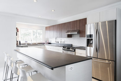 Example of a minimalist kitchen design in Toronto