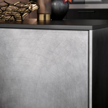AV6084 - Embossed veneer door