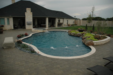 Example of a mountain style pool design in Austin