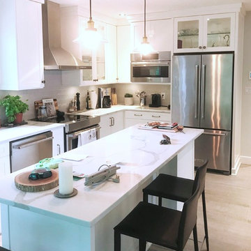 White kitchen in île Perrot