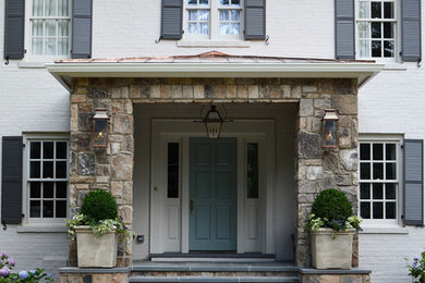 Example of a classic entryway design in Atlanta