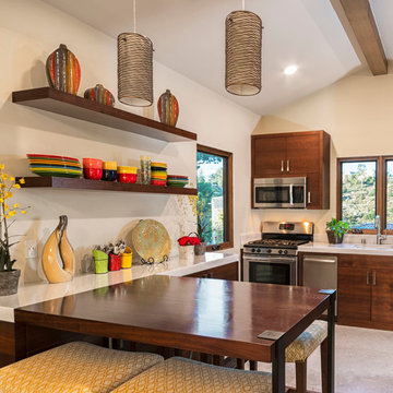 Holland's Custom Cabinets
