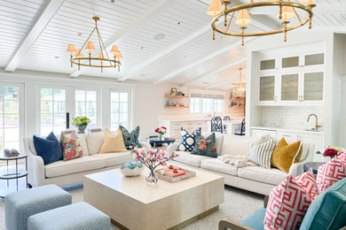Transitional living room photo in Sacramento