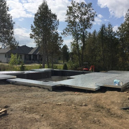 Multi-level Paverdeck Pool - Landscaping Stones And Pavers
