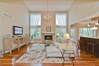 Family room - traditional family room idea in Chicago
