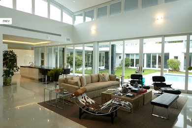 Example of a living room design in Miami