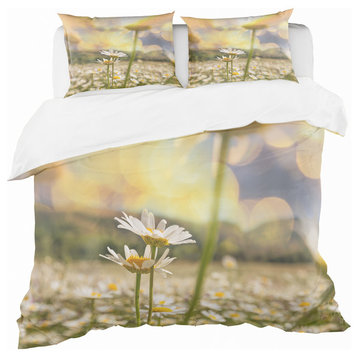 Blooming Chamomiles Flowers Traditional Duvet Cover, Twin