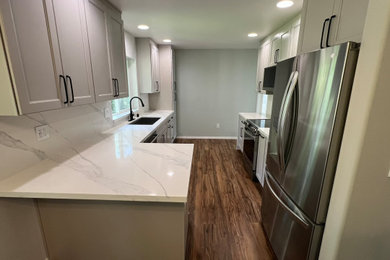 Example of a classic kitchen design in Seattle
