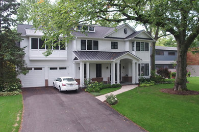 Example of an exterior home design in Chicago