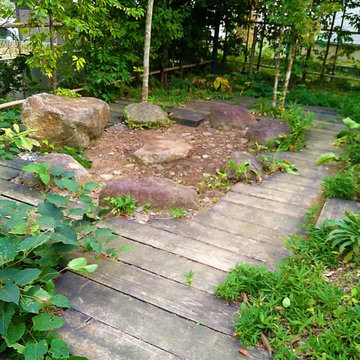 石の家（雑草の庭）ファイヤーフレイス