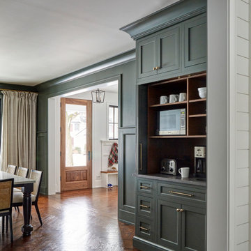 Libertyville Custom Farmhouse Dining Room Breakfast Bar