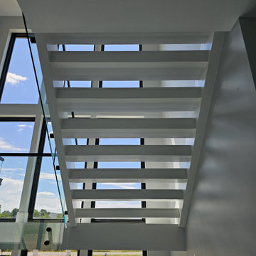Project #125 | Modern Open-Riser Staircase with Glass Balustrade