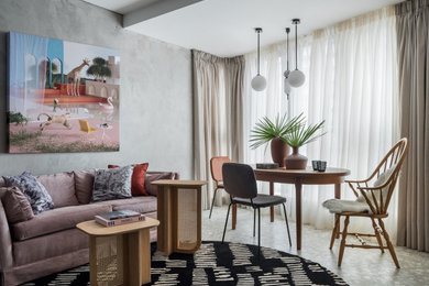 Стильный дизайн: гостиная комната в современном стиле с серыми стенами и серым полом - последний тренд