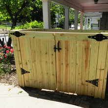 Outdoor trash can nook