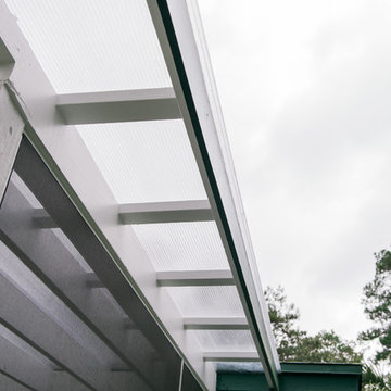 Betton - Screen Porch