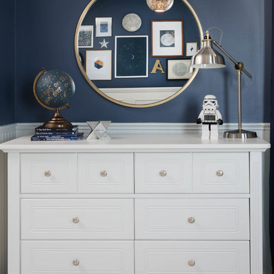Inspiration for a mid-sized contemporary home design remodel in Toronto