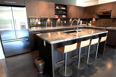 Trendy kitchen photo in Vancouver