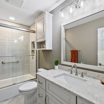Starmark Maple Ridgeville Main/Guest Bathroom in Macadamia