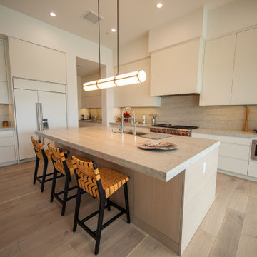 Luxury Desert Retreat - Kitchen
