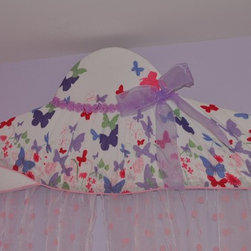 Curved Cornice - Kids Decor