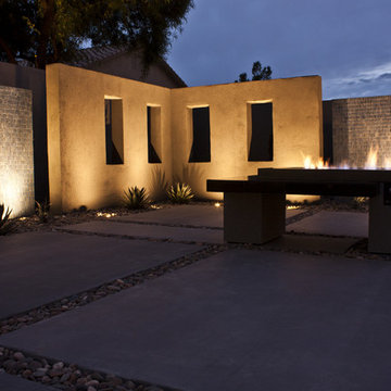 OUTDOOR LIVING