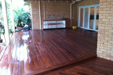 This is an example of a modern deck in Perth.