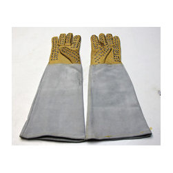 Snake Glove Set - Products