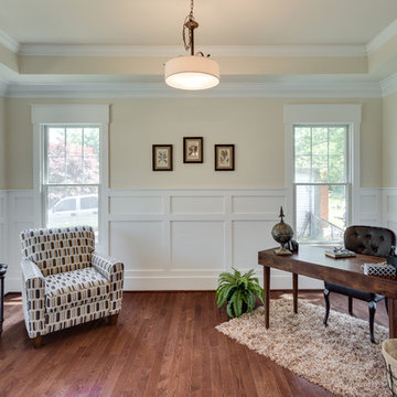 Home Office Space w/Tray Ceiling