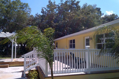 Deck - traditional deck idea in Tampa