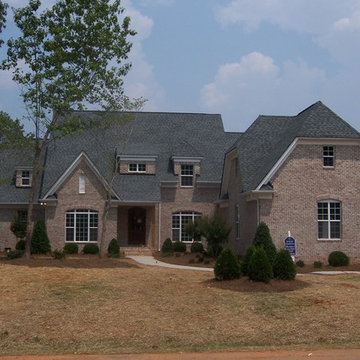 Front Elevation / Curb Appeal