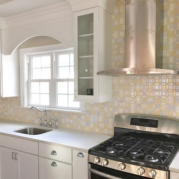 White Moroccan Circles Kitchen
