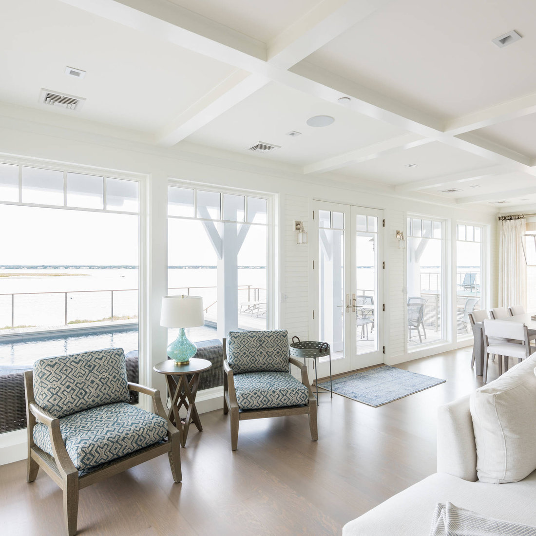 Sitting area by the deck