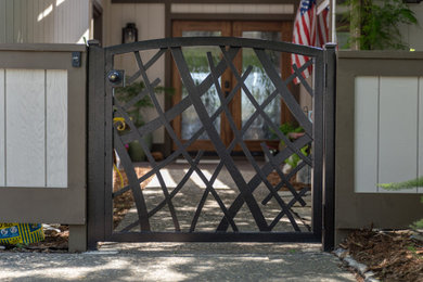 Small Courtyard Gate Modern in Fair Oaks